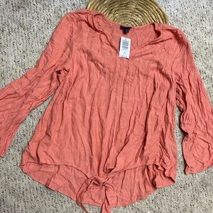 Torrid crinkle peasant blouse w/ bell sleeve Sz 1
